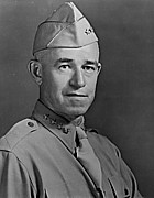 Generaal Omar Bradley, eerste comd van de 82nd Airborne Division