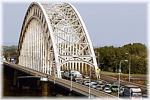De brug bij Nijmegen. (82nd objectief).
