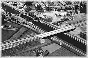 De vernieuwde brug bij Veghel, (1962). - Maxwell Taylor Brug.