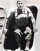 Luitenant William Ryder, eerste officiële parachutist van het Amerikaanse leger.
